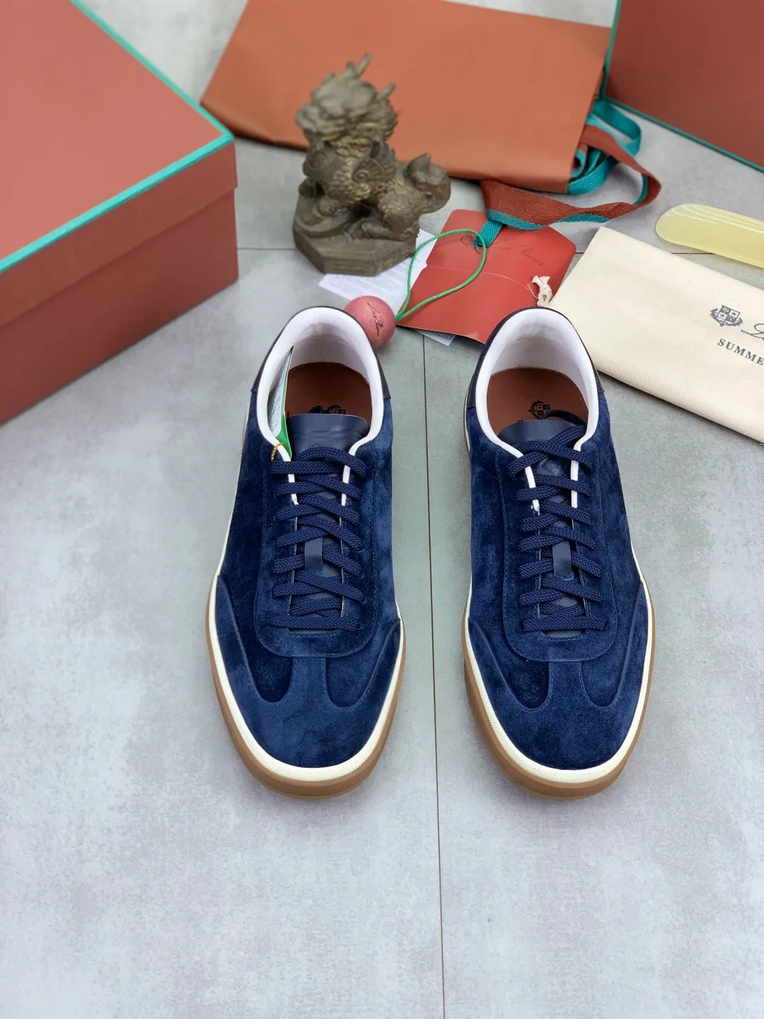 Men's men's shoes 💰P580 New model 💰 The latest casual shoes Loro Piana 💯 Top grade 💯 Buy the original copy 💯 Founded the existing Loro Piana company on April 24, 1924. It is the sixth generation of family operation, providing the best quality products to customers who are discerning about taste and quality. Imported original fly woven fabric with cowhide fabric, plain calfskin lining, hand-stitched thread with cowhide feet, original packaging, high-end outsole, size: 38-45 (customized for 46), 8️⃣ colors available